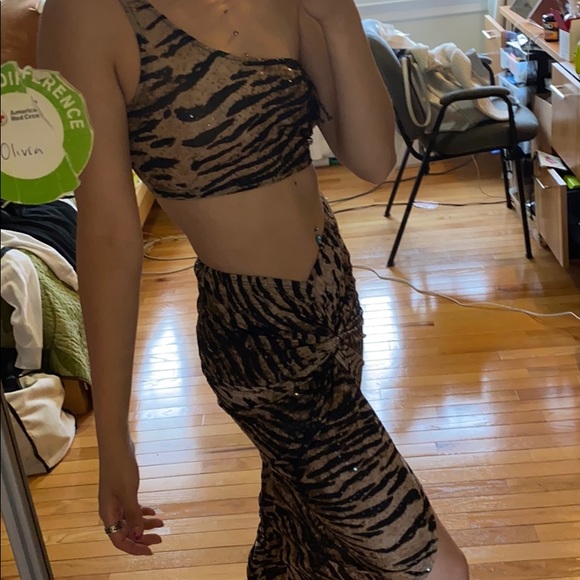 Two piece set - Picture 3 of 5